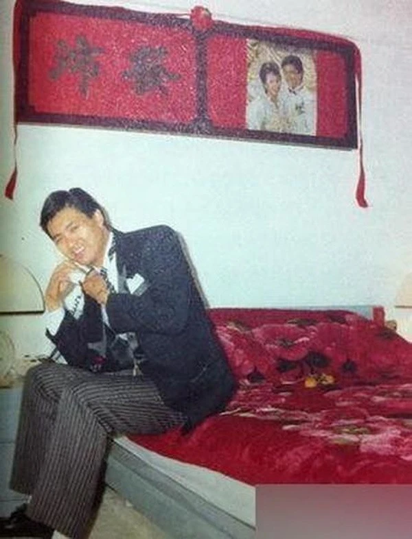 Châu Nhuận Phát trong đêm tân hôn. Châu Nhuận Phát trong đêm tân hôn.