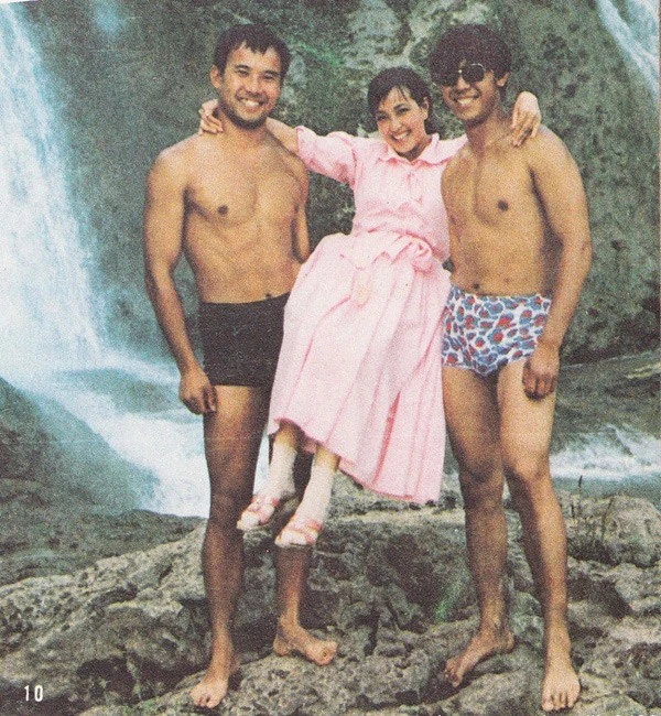 "Mỹ nhân không tuổi" Lưu Hiểu Khánh nhí nhảnh cùng tình cũ - đạo diễn Khương Văn (phải) khi 2 người còn rất mặn nồng. "Mỹ nhân không tuổi" Lưu Hiểu Khánh nhí nhảnh cùng tình cũ - đạo diễn Khương Văn (phải) khi 2 người còn rất mặn nồng.