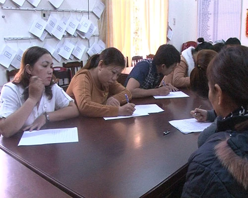 Bắt 10 quý bà sát phạt nhau ảnh 2