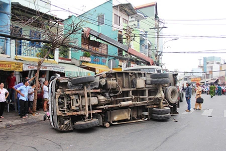 Hiện trường vụ tai nạn sáng 21/3