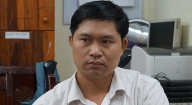 Bác sĩ Nguyễn Mạnh Tường ra hầu tòa vào ngày 14/4