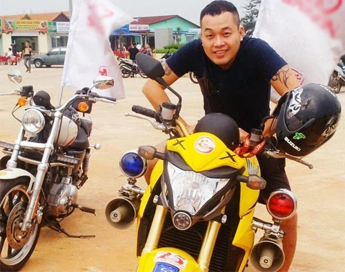 Anh chàng gây nên cơn sốt sau khi xuất hiện trên chương trình Người bí ẩn. Anh chàng gây nên cơn sốt sau khi xuất hiện trên chương trình Người bí ẩn.