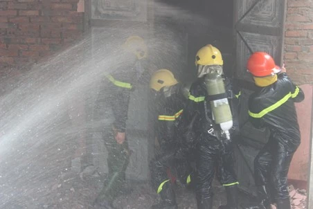 Cháy dữ dội tại nhà máy cấp nước lớn nhất Hà Tĩnh