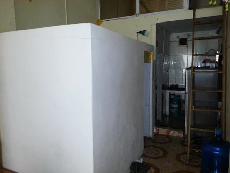 Lô cốt chị Miên xây giữa nhà nhốt con gái 9 tuổi.