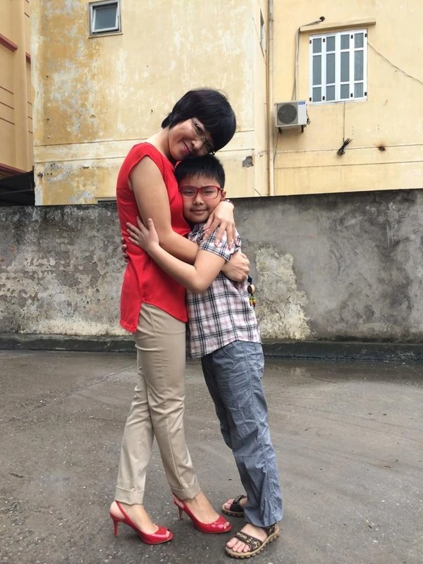 Thảo Vân và con trai.