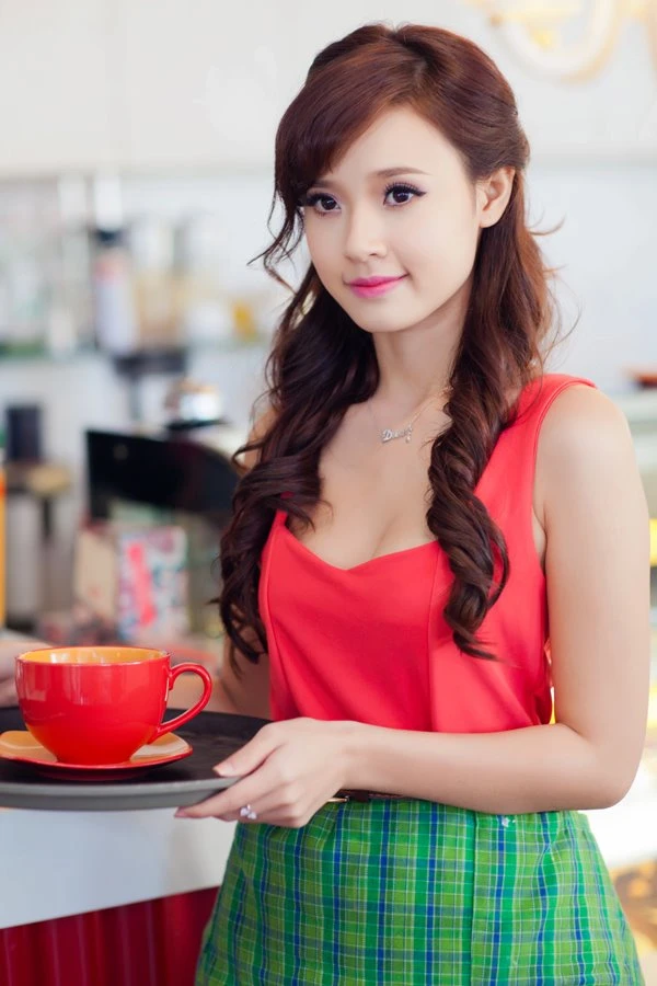 Hotgirl, gương mặt đẹp, Tâm Tít, Midu, Lê Hoàng Bảo Trân, Andrea