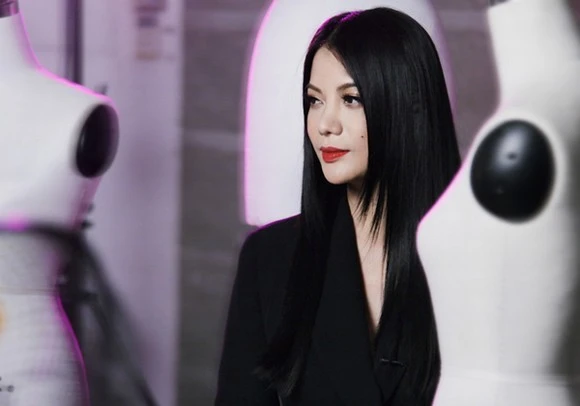  Thế nhưng, Trương Ngọc Ánh còn giành được những giải thưởng nhan sắc như Hoa hậu thời trang quốc tế tại Ai Cập năm 1998, Hoa hậu Noel Hà Nội 1992. Những thành tích nổi bật của vợ cũ Trần Bảo Sơn trong lĩnh vực điện ảnh dường như đã làm lu mờ đi danh hiệu Hoa hậu.