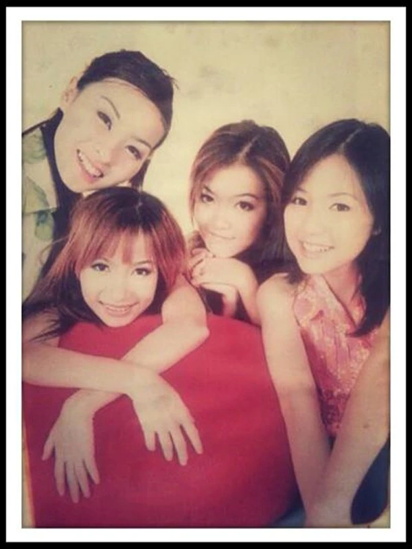 Sau 3 thành viên ra đi, Thúy Nga (ngoài cùng, bên trái) là người duy nhất còn trụ lại nhóm khi tuyển thêm 2 thành viên mới là Hoàng Oanh và Ngọc Dung. Năm 2011, 3 cô gái phát hành CD album vol 5 mang tên Thành phố trẻ. Hiện tại Thúy Nga cùng nhóm vẫn thường xuyên đi diễn tại các tụ điểm ca nhạc. Ngoài ca hát, Thúy Nga còn lấn sân kinh doanh. Cuối tháng 3 vừa rồi, nữ ca sĩ khai trương quán café mới ở quận Gò Vấp (TP HCM).