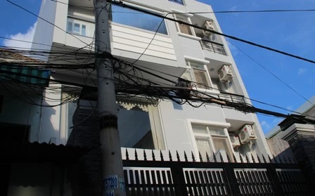 Tiệm chế tác vàng bị trộm đột nhập lấy đi 128 lượng vàng