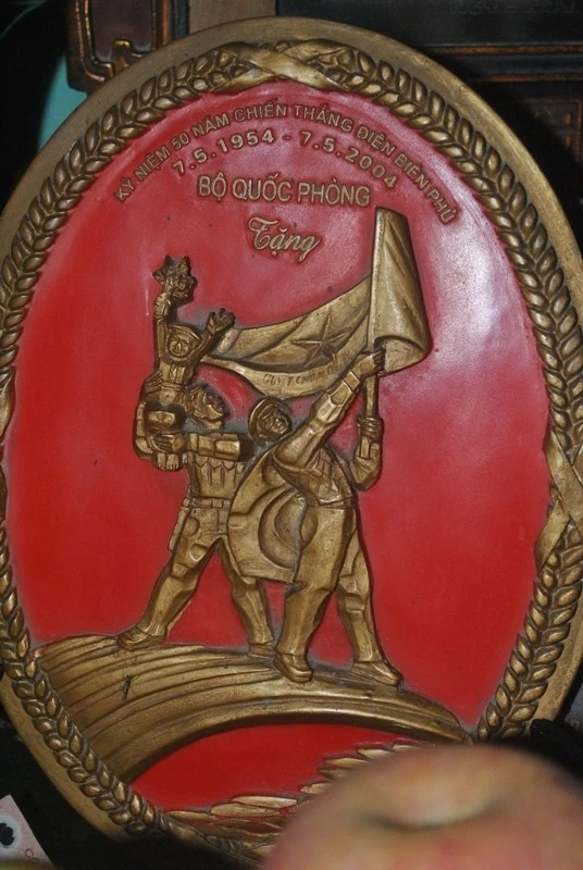 60 năm đã qua đi, hình ảnh Tô Vĩnh Diện quên thân mình cứu pháo, vẫn còn in đậm trong trái tim mỗi người dân Việt Nam như một biểu tượng của chủ nghĩa anh hùng cách mạng.