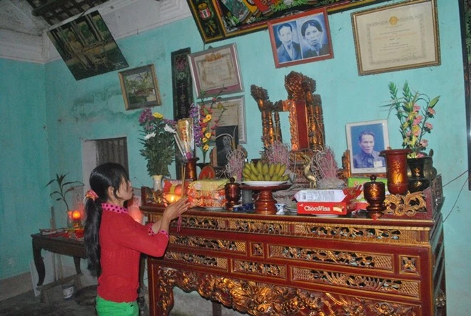 Bàn thờ tự liệt sĩ Tô Vĩnh Diện.