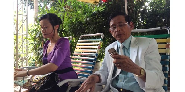 Đại gia Lê Ân thắng kiện UBND tỉnh Bà Rịa - Vũng Tàu ảnh 1 Vợ chồng đại gia Lê Ân sau phiên toà