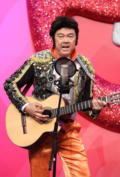 Chí Tài hóa danh ca Elvis Presley