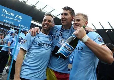 Ba thủ thành của Man City là Richard Wright, Costel Pantilimon và Joe Hart