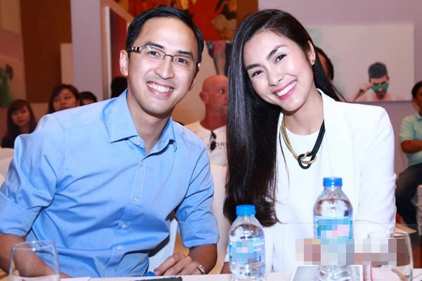 Có thời kỳ gia đình cô trông chờ vào tiệm bán nước mía nhỏ để nuôi 3 anh em cô ăn học nên người. Tới năm 16 tuổi, Tăng Thanh Hà tham gia đóng phim và gây chú ý bằng Dốc tình, qua thời gian, hiện người đẹp đang sở hữu cơ ngơi sung túc bên cạnh gia đình nhà chồng giàu có.