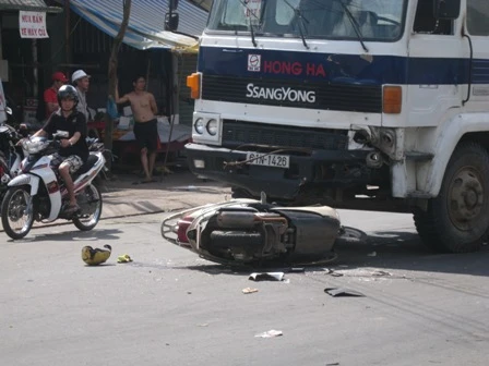 Nữ nhân viên ngân hàng tử nạn trên đường đi làm