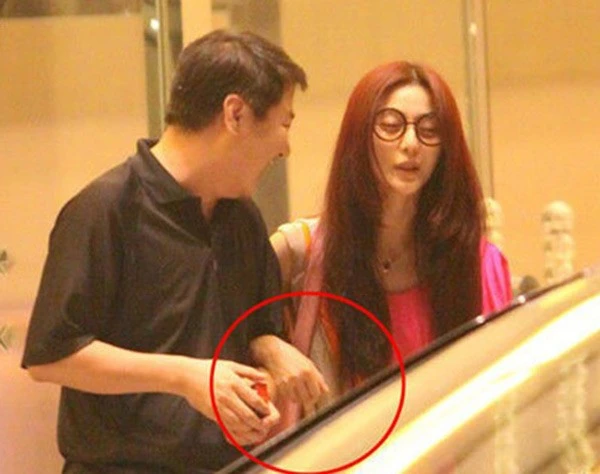 Theo tiết lộ của một đạo diễn, bạn trai của Phạm Băng Băng hiện tại chính là người quản lý Mục Tiểu Quang. Làm việc với nhau từ tháng 7/2006, tình cảm của 2 người ngày càng tăng nhiệt, ngoài những chuyện liên quan đến công việc, Mục Tiểu Quang còn quan tâm đến cuộc sống của Phạm Băng Băng, nhiều lần công khai tặng quà khiến người đẹp cảm động đến khóc.