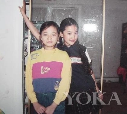 Lộ thêm nhiều ảnh độc thời nhỏ của Lưu Diệc Phi và mẹ ảnh 9