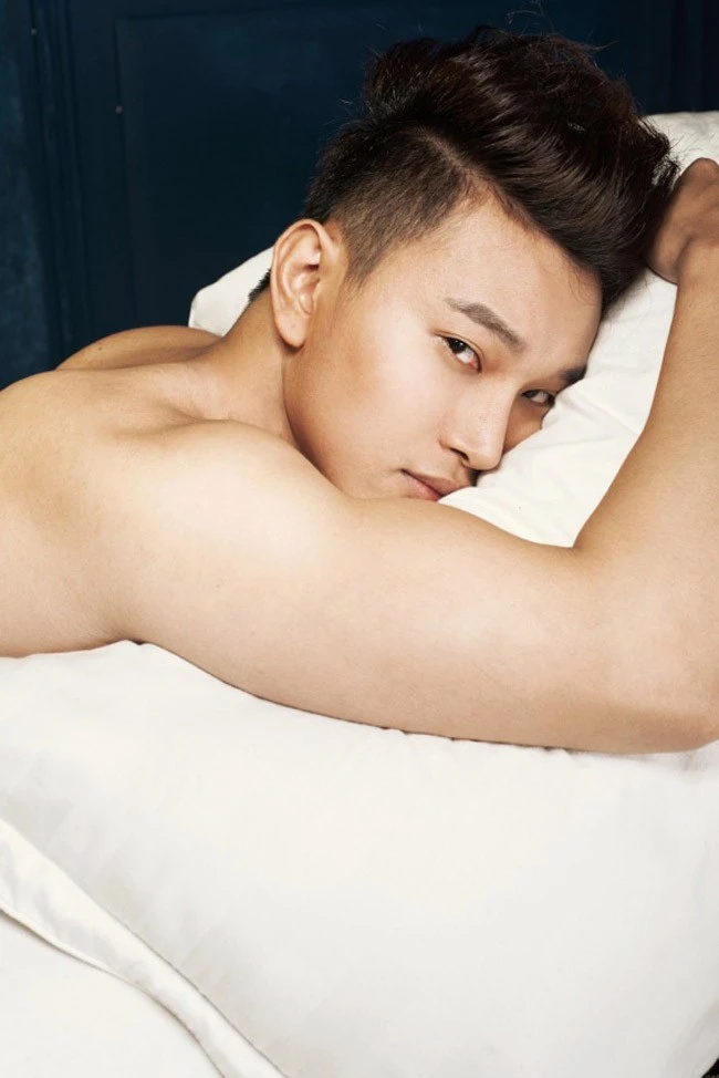 Ca sĩ Hoàng Kỳ Nam cũng là một nhân tố mới trong dự án phim sitcomCăn hộ số 69,với chiều cao của một người mẫu (1m82) gương mặt sáng và rất ăn hình. Ca sĩ Hoàng Kỳ Nam cũng là một nhân tố mới trong dự án phim sit-com Căn hộ số 69, với chiều cao của một người mẫu (1m82) gương mặt sáng và rất ăn hình.