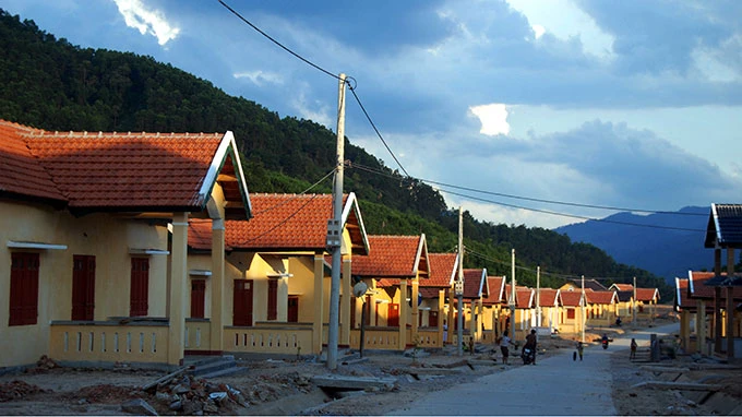 Nghèo lại hoàn nghèo ảnh 2