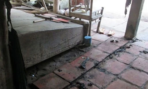 Hiện trường vụ con trai ném xăng thiêu sống cha ruột.