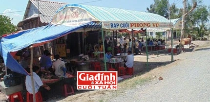 Người dân đến dự đám tang anh Bên. Ảnh TG