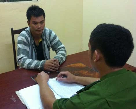 Tạ Đình Được tại cơ quan Công an.