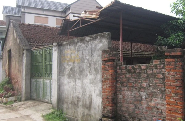 Hiện trường xảy ra vụ án mạng nhìn từ bên ngoài.