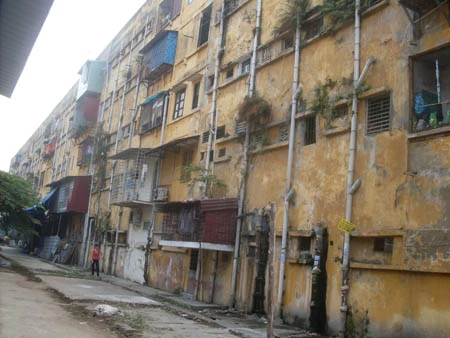 Một khu tập thể cũ nát ở Hải Phòng. Ảnh: danviet.vn