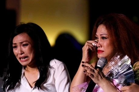 Hình ảnh nức nở của Phương Thanh - Siu Black trong scandal vỡ nợ của ca sĩ của núi rừng Tây Nguyên