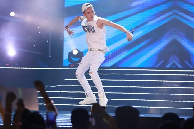 Thanh Tùng chiến thắng Ngôi Sao Việt 2014 ảnh 6