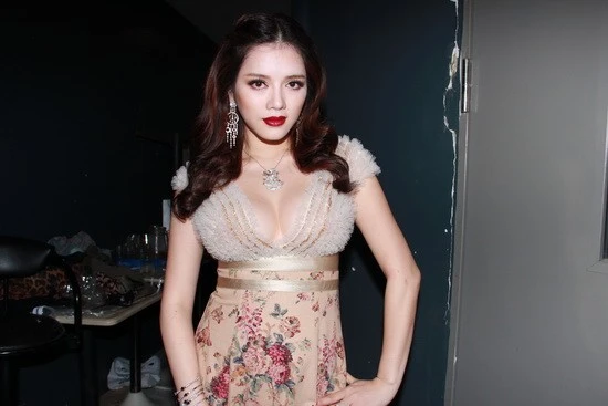 Những siêu vòng một từng khuấy động showbiz Việt