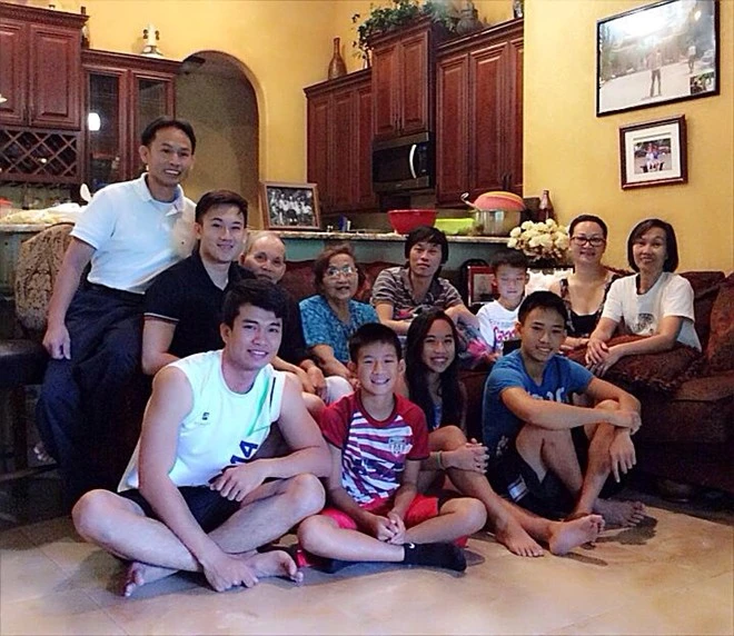 Công Lý chia sẻ ảnh thời trai trẻ của Hoài Linh 