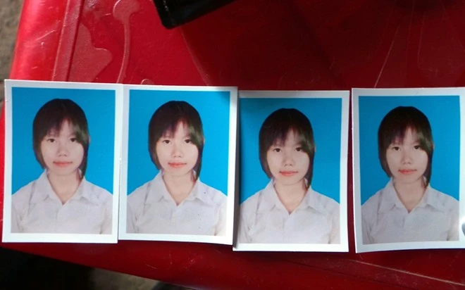 Những tấm ảnh thẻ của Châu mà gia đình vẫn còn giữ.