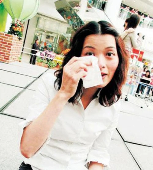 Lưu Cẩm Linh không còn chỗ đứng trên màn ảnh nhỏ, phải đi bán bảo hiểm.