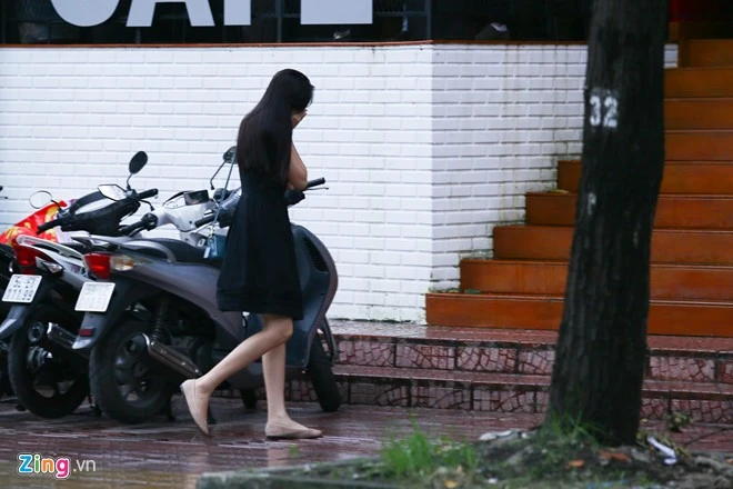 Mới đây, những nguồn tin thân cận với người đẹp tiết lộ, cô đã mang bầu khoảng 4 tháng. Đây cũng là lý do mà thời gian qua Diễm Hương không xuất hiện ở các sự kiện giải trí, thời trang. Diễm Hương mang bầu