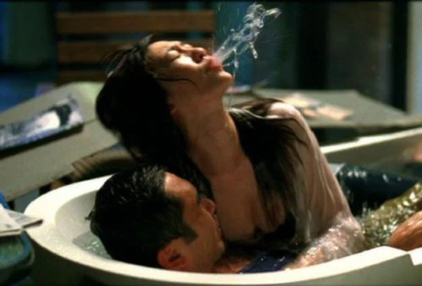 Phương Trung Tín và Lý Tiểu Nhiễm trong phim