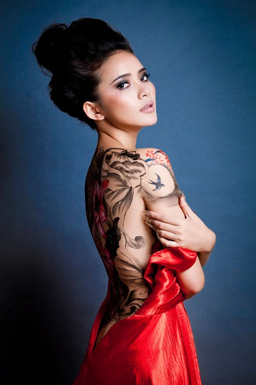Sững sờ người đẹp Việt khoe thân với body painting ảnh 5