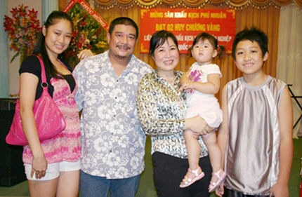 Gia đình hạnh phúc của danh hài nổi tiếng