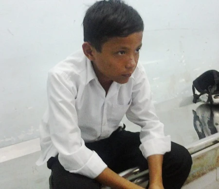 Em Võ Quốc Chuyển vẫn còn thất thần kể lại vụ việc với PV