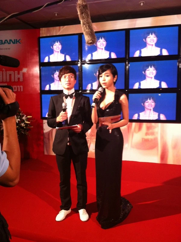 Người đẹp làm MC: khán giả thích ngắm, không muốn nghe 