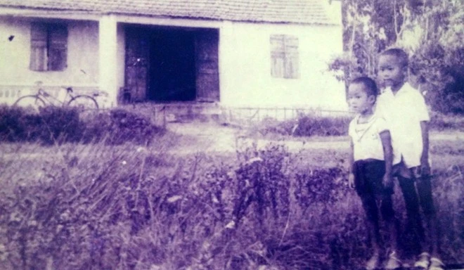 Ảnh thơ ấu của 'ông hoàng nhạc sến' Ngọc Sơn