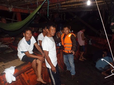 Lúc tàu bị hỏng máy,