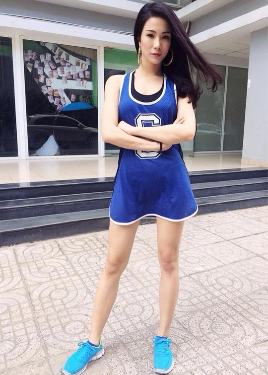 'Chân dài” Diệp Lâm Anh giằng co với cướp tại TP HCM