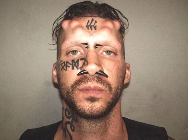 Ngoại hình 'quỷ dữ' của nghi can chặt xác 3 nạn nhân ảnh 1 Ngoại hình 'quỷ dữ' của nghi can chặt xác 3 nạn nhân ảnh 1