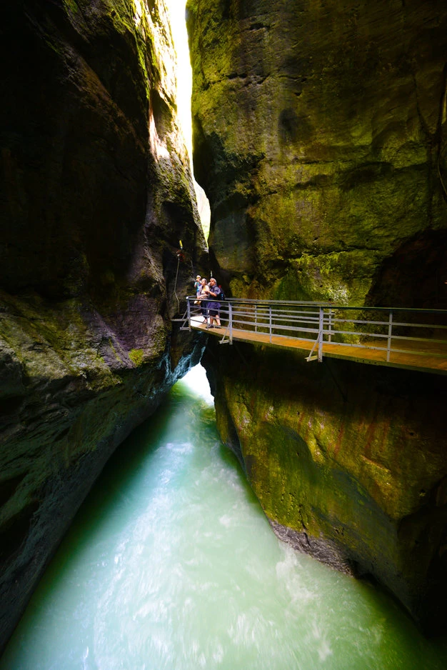 Hảm núi nơi hai vách đá gần như chạm vào nhau - Ảnh:wordpress