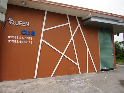 Quán Queen Club xảy ra vụ ngạt khí khiến 12 người thương vong.