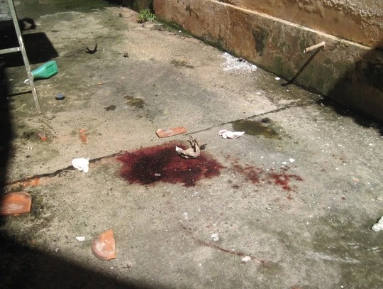 Nhà nghèo, bệnh nhiều, bệnh nhân nhảy lầu tự tử