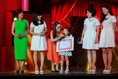 Giải Bé đáng yêu nhất thuộc về cô bé 5 tuổi rưỡi