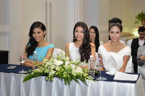 Miss World Vietnam có thể bị phạt nếu không đính chính tên 